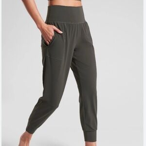 Athleta Salutation Joggers Olive Size S